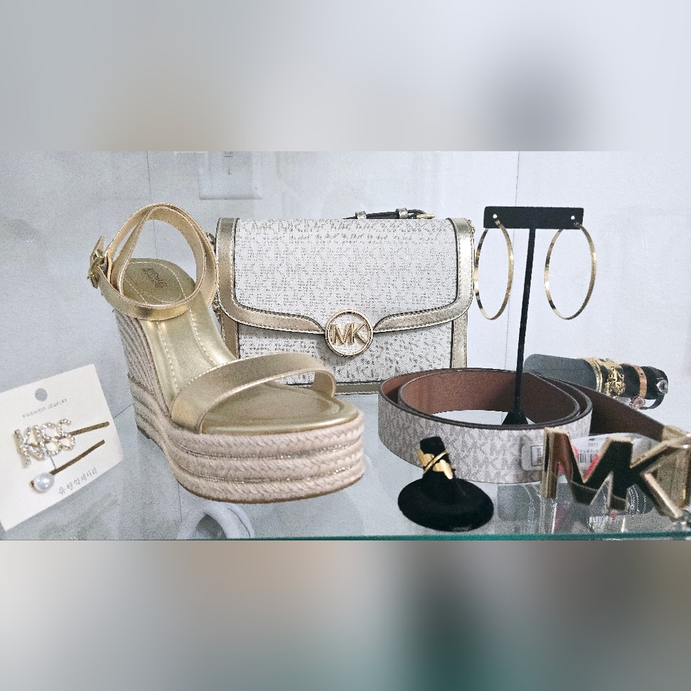 MICHAEL KORS Leighton Metallic Leather Wedge Sandal Pale Gold - Picture 4 of 4